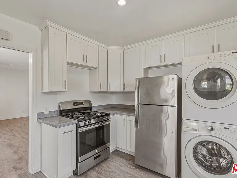 4177 Ince Blvd #1/2 — Photo 22