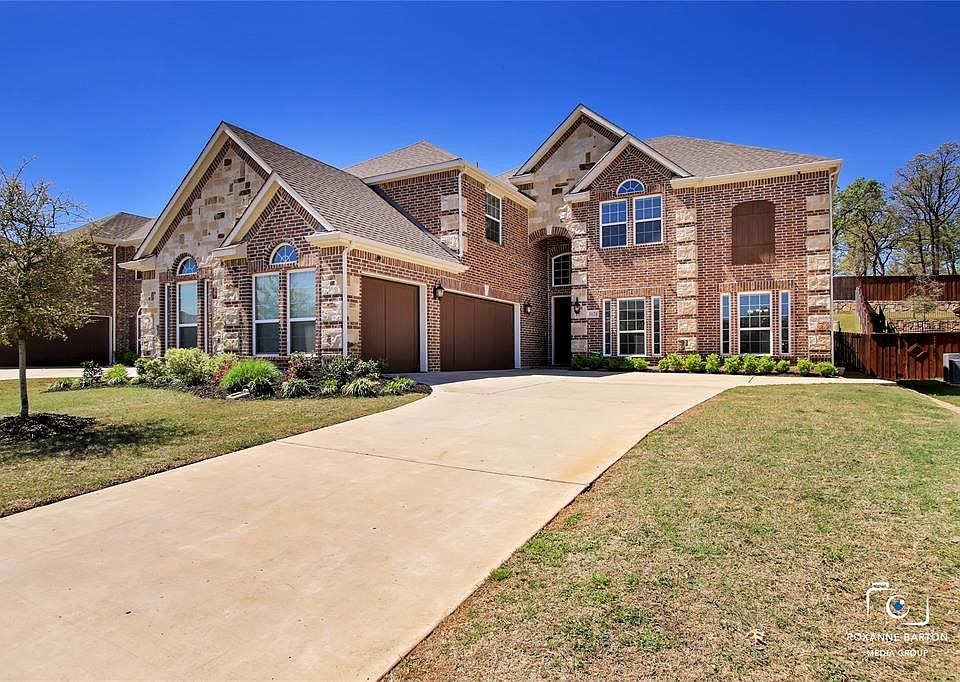 1st image of 3121 Dawn Oaks Dr