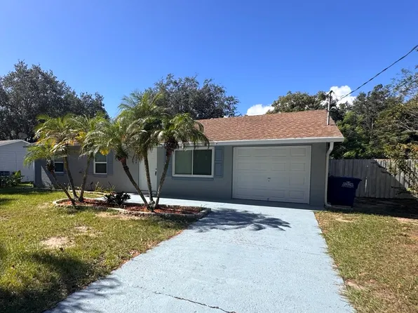 545 Fern Ave, Tavares, FL 32778