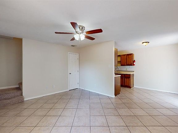 3rd image of 1004 Verde Dr APT B