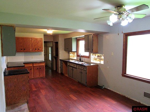 3rd image of 236 E 12th St