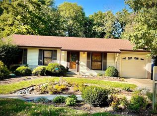 11981 Meadow Run Ct, Maryland Heights, MO 63043