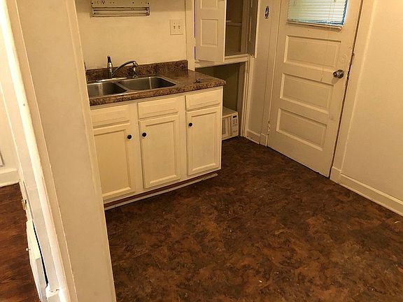 5th image of 3237 Clague Rd