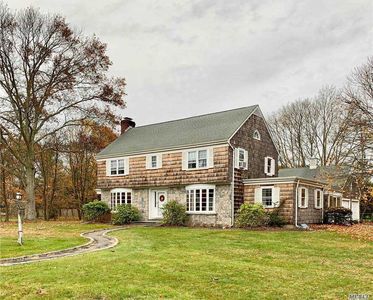 3 Estate Rd, Center Moriches, NY, 11934