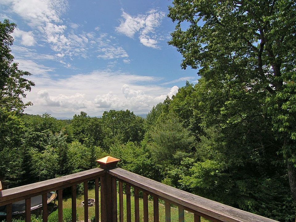 1st image of 427 Deerhaven Ln