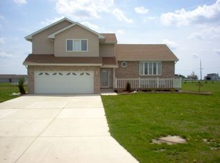 9529 156th Pl, Lowell, IN 46356