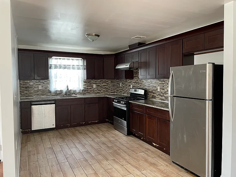 17 Stanton St #2 — Photo 6