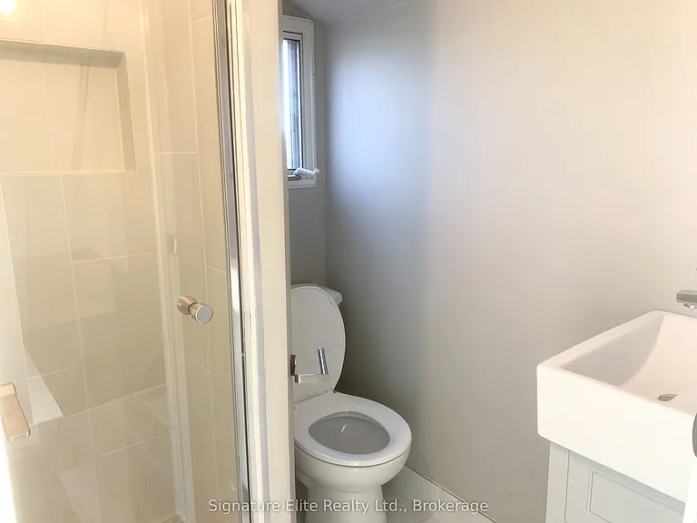 193 Wentworth St N #3 — Photo 6