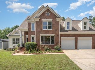 8429 Meadowcroft Ct, Charlotte, NC 28215