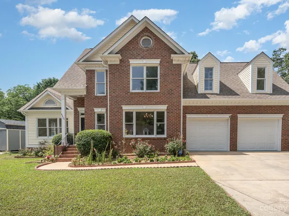8429 Meadowcroft Ct, Charlotte, NC 28215