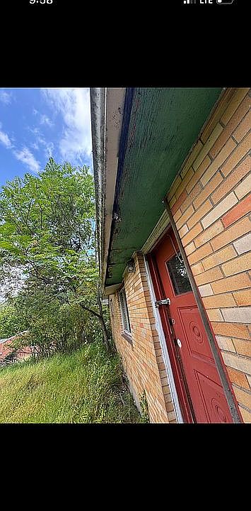 2nd image of 452 Hochberg Rd