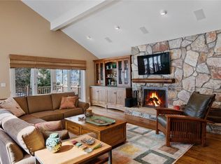 196 Deerfield Ln N, Pleasantville, NY 10570