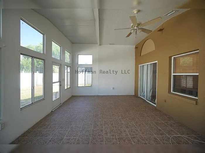 6921 Jamestown Manor Dr — Photo 17