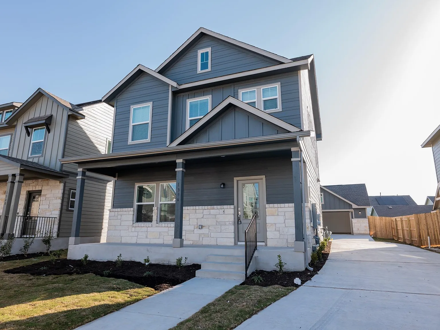 2 bed, 1.5 bath, 1309 sqft, $1,795 — Photo 4