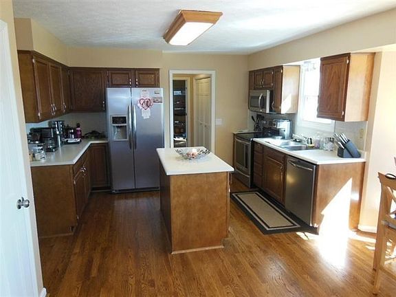 2nd image of 6079 Beckett Station Ct