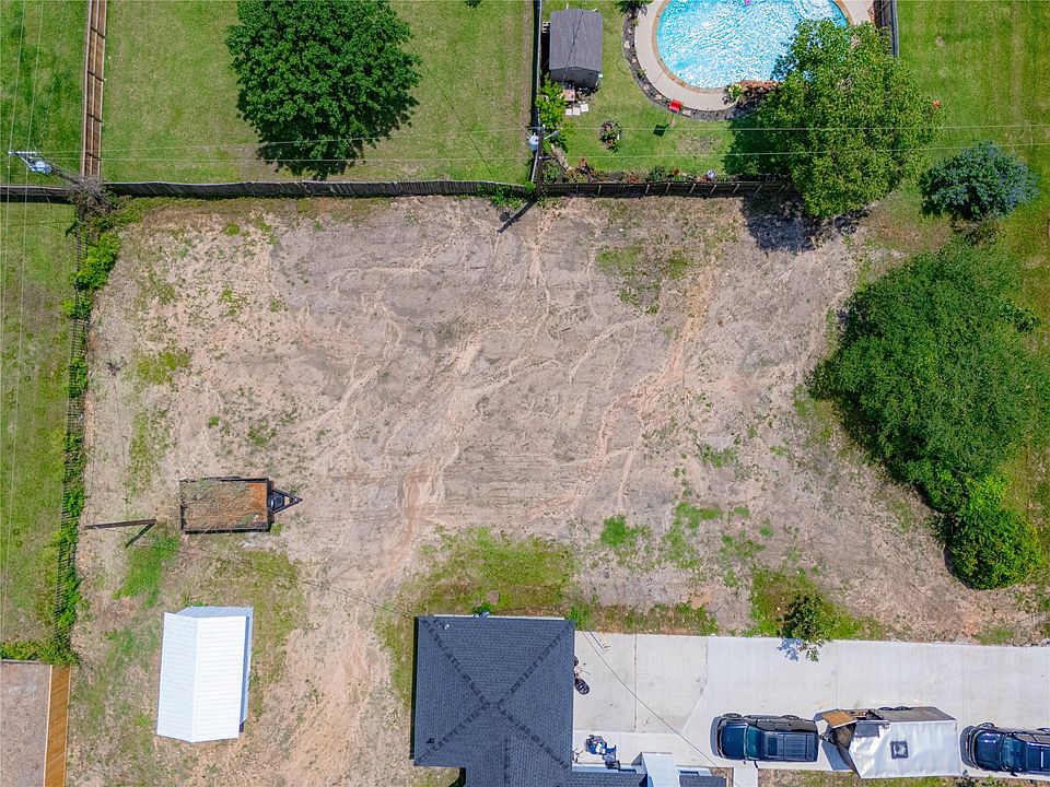 2nd image of 10420 Valley Dr N