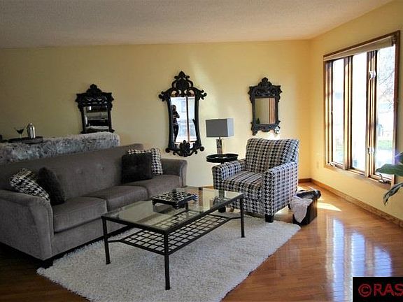 3rd image of 101 Chatsworth Dr