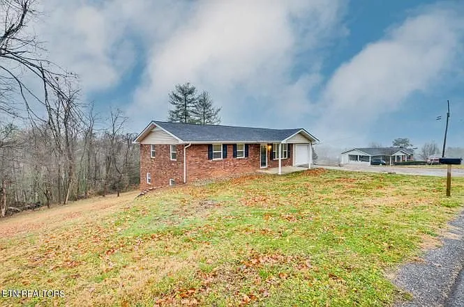 1724 Boone Cir — Photo 11