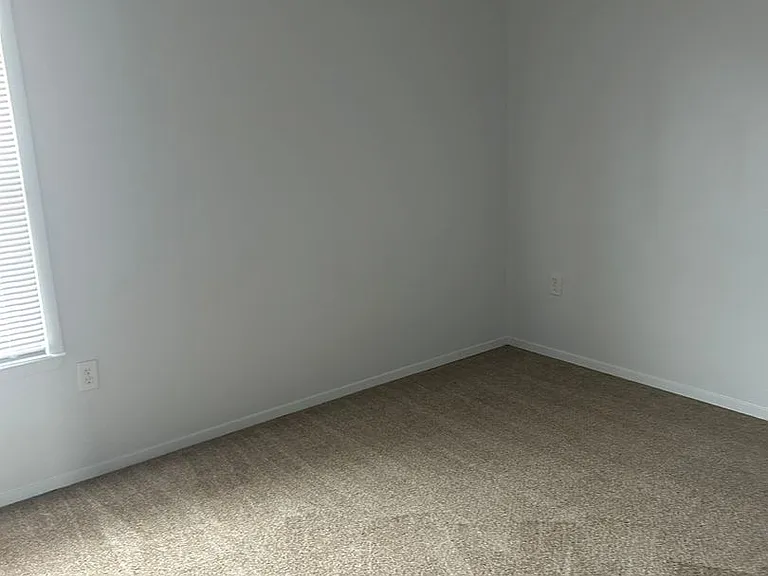 11 Poulton Dr E #F — Photo 3
