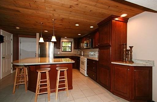 2nd image of 14 Greenwood Village St