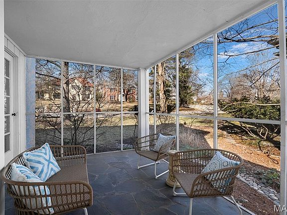 4th image of 210 Jefferson Rd