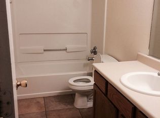 2004 North Wind Dr Sw, Albuquerque, MN 87121