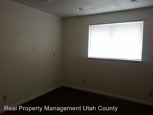 4th image of 1553 Garden Dr