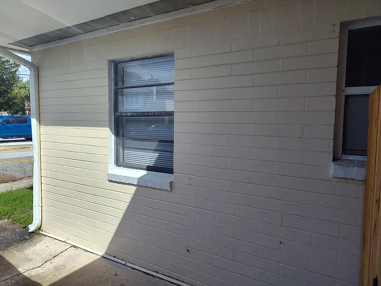 318 N Oleander Ave — Photo 27