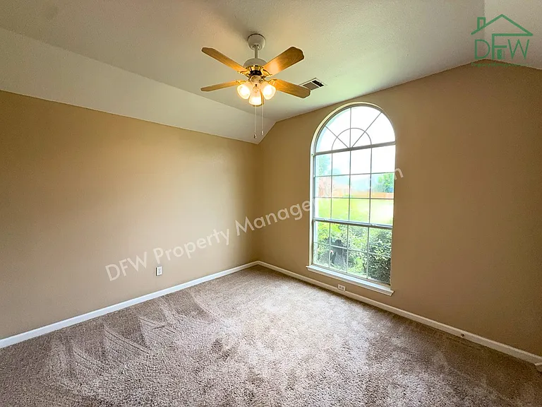 317 Oak Meadow Ln — Photo 19