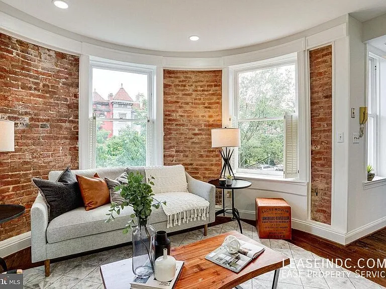 1938 Biltmore St NW #B — Photo 11
