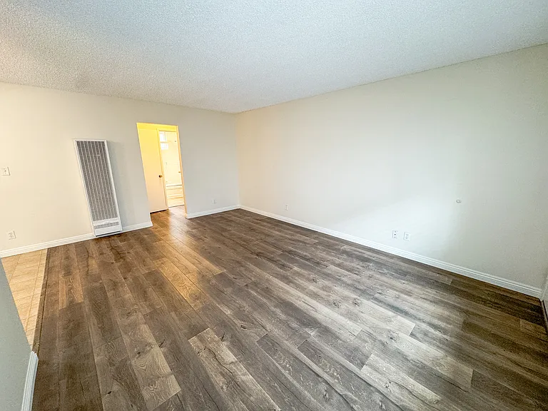 121 6th St #2 — Photo 4