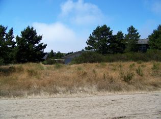 Cape Kiwanda Dr, Pacific City, OR