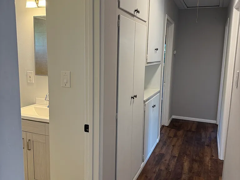 Hallway to bedrooms