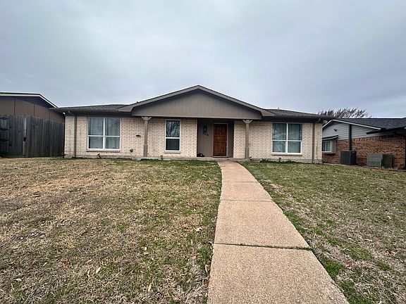 2nd image of 3014 Meadow Park Dr