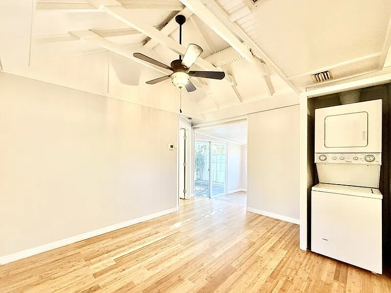 713 Smith St — Photo 25