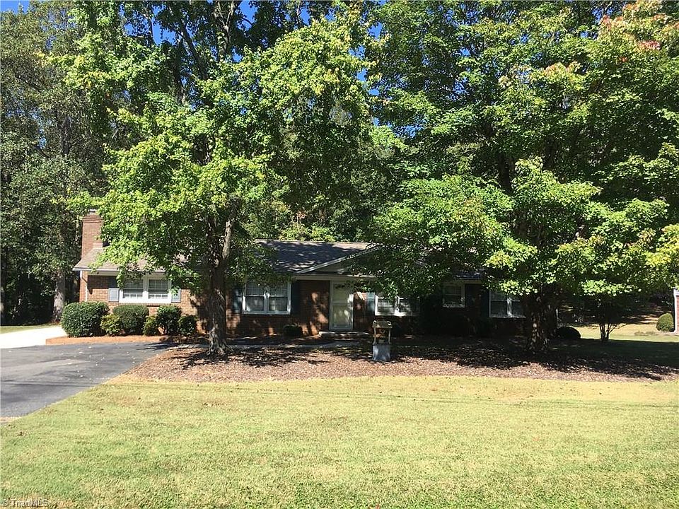 1st image of 2814 Bobby Ln