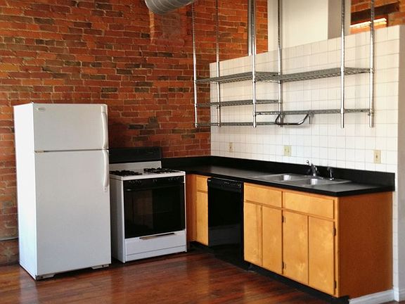 5th image of 1431 Walnut St #3867156
