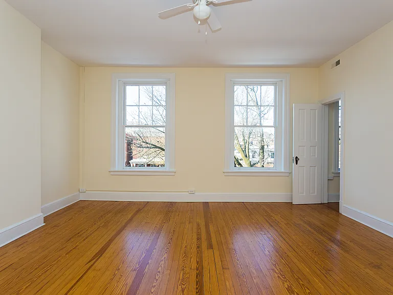 412 W Marshall St #1 — Photo 4