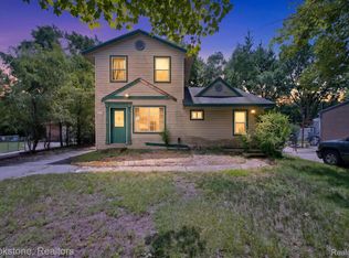 34637 Fairchild St, Westland, MI 48186