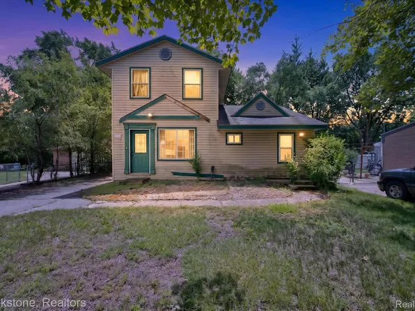 34637 Fairchild St, Westland, MI 48186