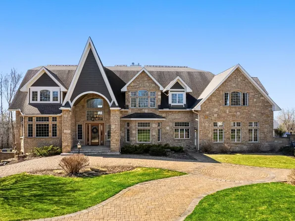 1505 Neal Avenue Ct N, Lake Elmo, MN 55042