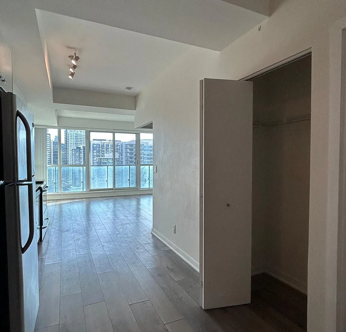 2 bed, $2,500 — Photo 2
