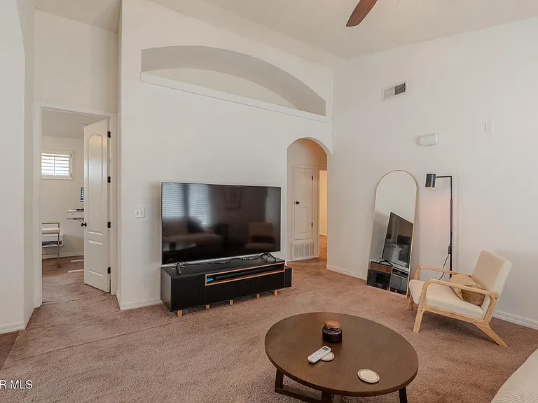 2232 Honour Point Pl — Photo 19