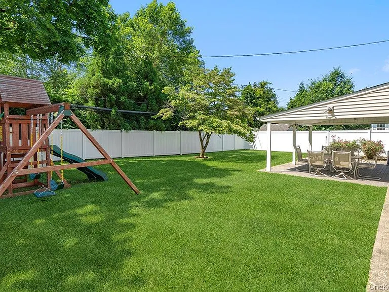 8 Radnor Ct — Photo 25