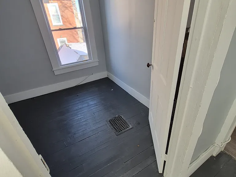 408 Keystone St #1 — Photo 7