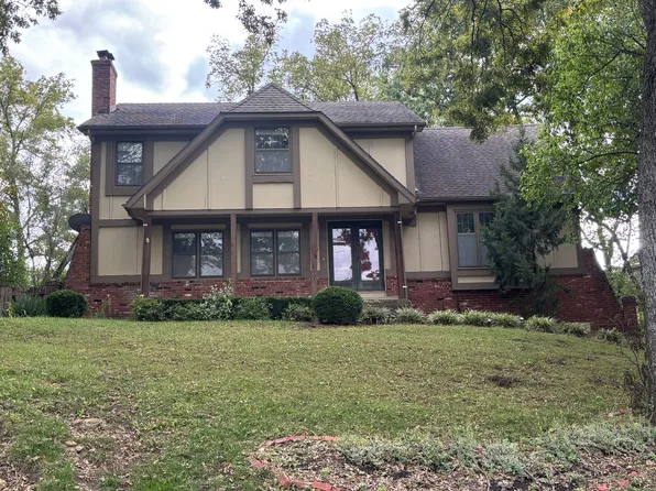 16042 Meadow Ln, Stilwell, KS 66085