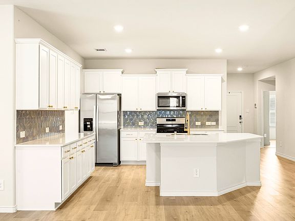 2nd image of 205 Calico Ln