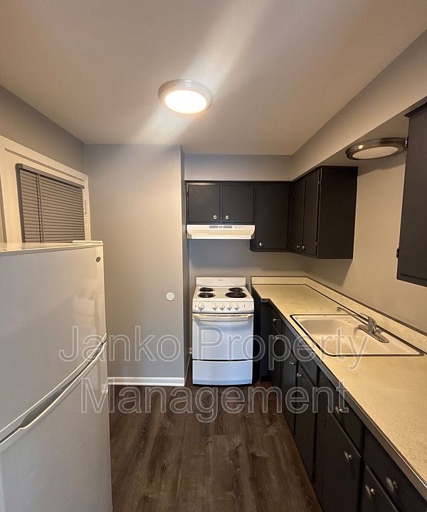 1st image of 10720 S Ridgeland Ave APT 4