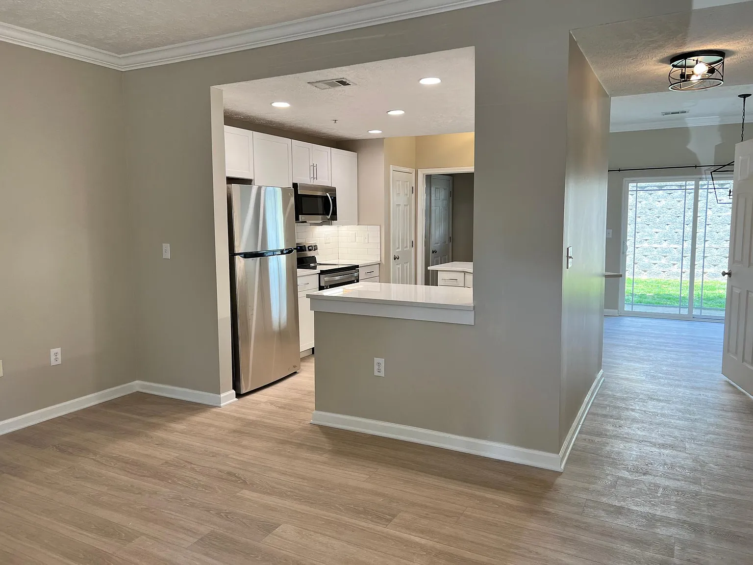 2 bed, 2.5 bath, 1228 sqft, $1,700 — Photo 4