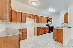 22915 Sebastian Dr — Photo 6